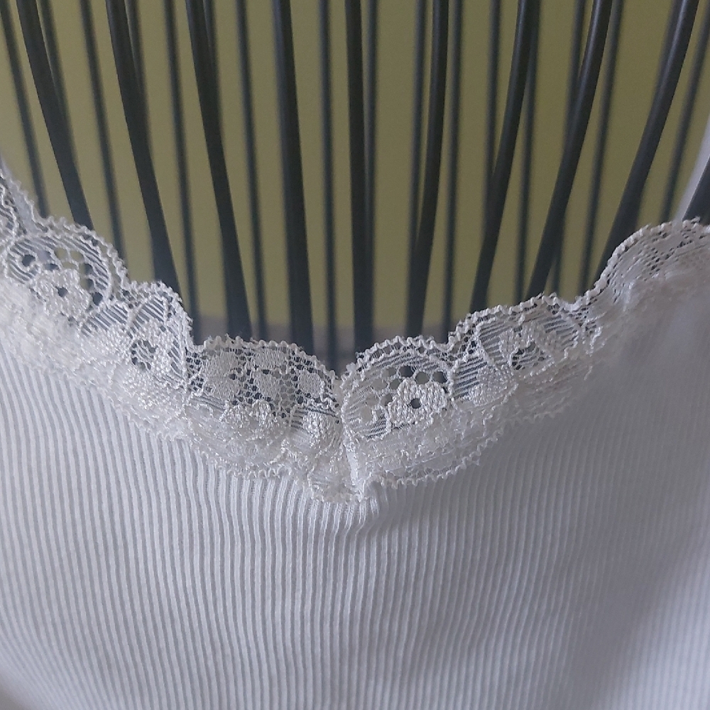 NWOT, TERRANOVA Size XL, Elegant White Lace Trimmed Women's Top, 100% Cotton - Picture 2 of 8
